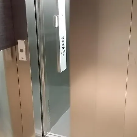 Kreutzwaldi Penthouse 호텔 탈린