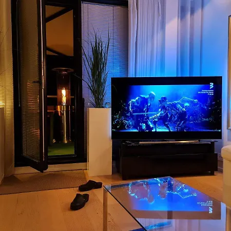 Kreutzwaldi Penthouse Отель Таллин